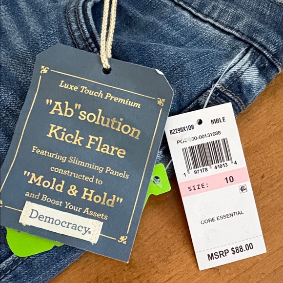 Democracy NWT Absolution Kick Flare Blue Jeans with Frayed Hem Size 10 - Picture 9 of 14
